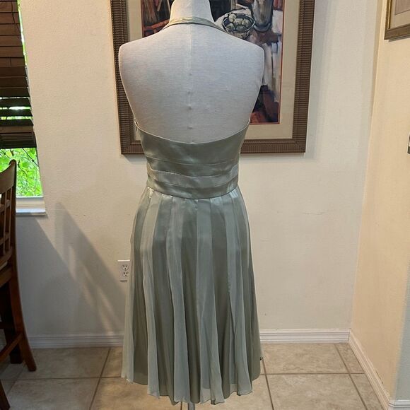 Calvin Klein 100% Silk Elegant Champagne/ Green Halter Neck Dress SZ6 - Picture 10 of 13